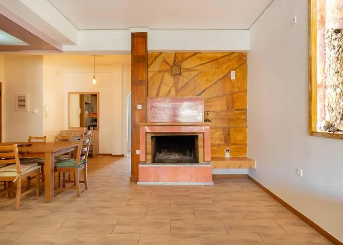 Budget Stay In Athens Next To Metro Station By Atheniankeys