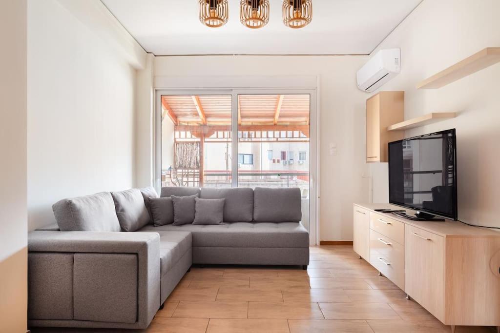 Apartment Budget In Next To Metro Station By Atheniankeys Athens