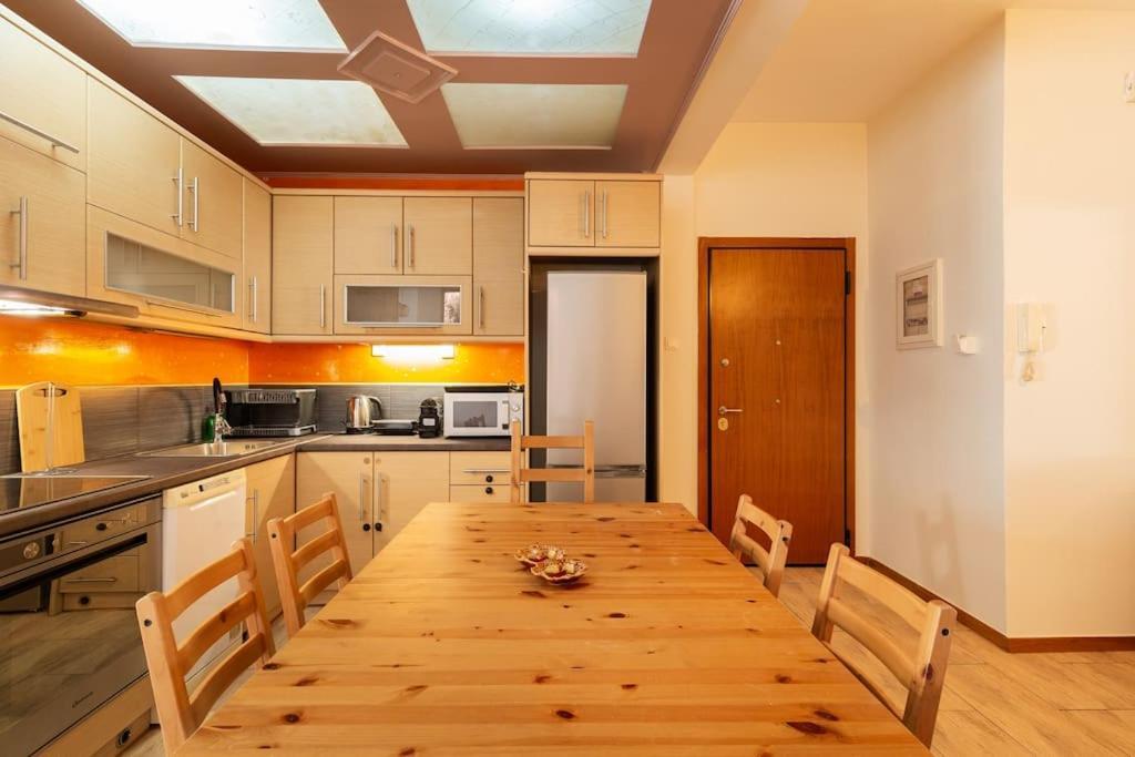Budget In Next To Metro Station By Atheniankeys Appartamento